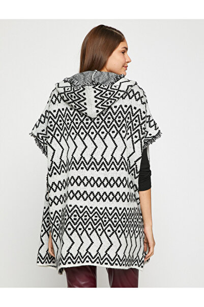 Koton Kötött poncsó etnikai mintás kapucnis Részletes