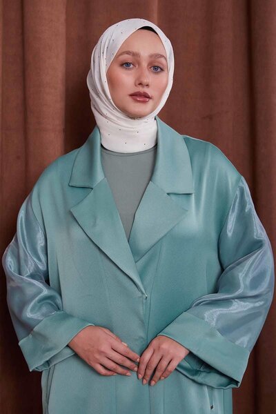 Levidor Green Organza Ferace - Collar Detailed