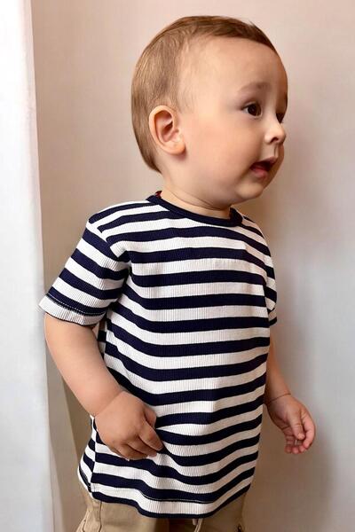 Breeze تي شيرت للأولاد مخطط بعمر 1-4 سنوات، أزرق داكن