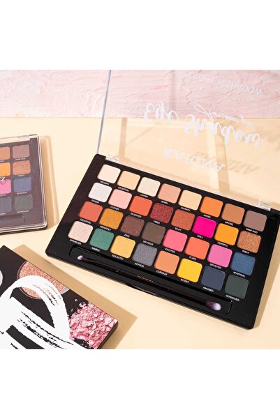 Life Touch مجموعة اظلال عيون 32 لون من كارينا