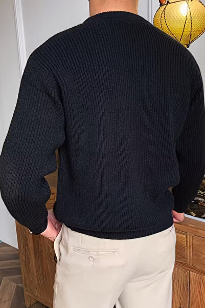 Tarz Cool Ανδρικό μαύρο πλεκτό πουλόβερ κανονικής εφαρμογής με λαιμόκοψη Crew