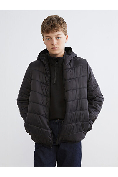 LC Waikiki معطف منفوخ للأولاد من فيجن نيو سيزون بغطاء للرأس