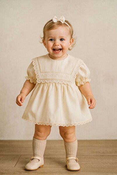 Hobidik Σετ Παιδικό Κρεμ Ποδιά Φιστό Δαντελένιο Φόρεμα