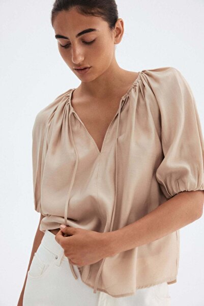 H&M بلوزة بأكمام منفوخة