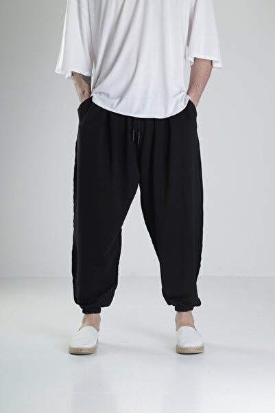 COCOPELLI Чоловічий чорний шорти з плісированими штанинами та зворотним швом, деталізований ІКС098