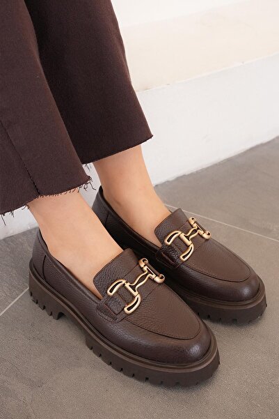 Stilbagshoes حذاء نسائي يومي من الجلد الطبيعي من تيريزا مع تفاصيل مشبك، لون بني