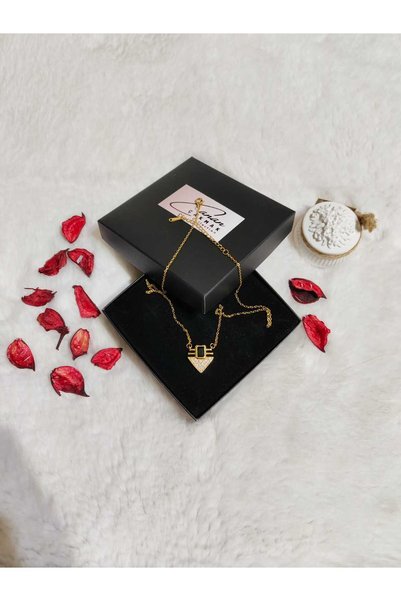 CC Design Emerald Stone Triangle Design Necklace
