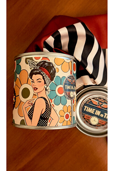 Time in a Tin Kırmızı Yankı İpeksi Saten Fular – Retro Teneke Kutuda Yasemin ...