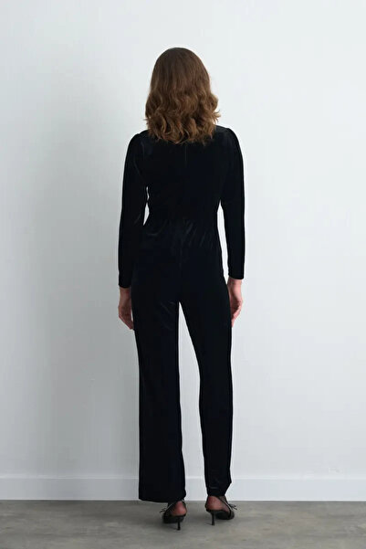 Gusto Mock Neck Piece Velvet Jumpsuit - Black