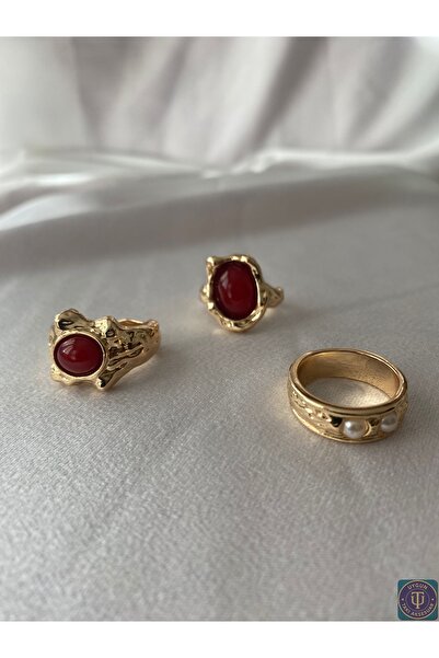uyguntakıaksesuar 3’lü Retro Dokulu Kırmızı Taş & İnci Detaylı Altın Renk Yüzük Seti – Vintage Tasarım