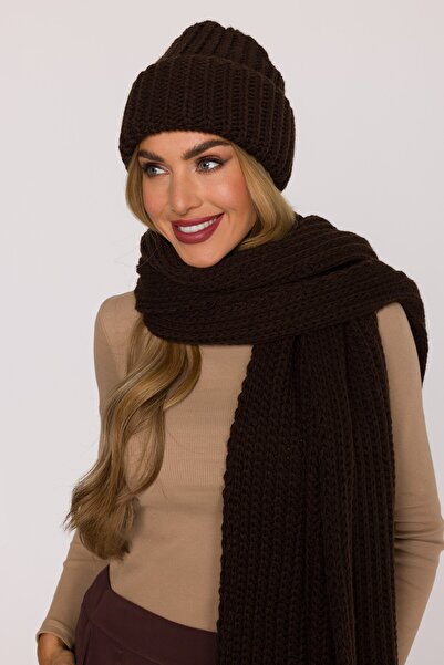 Made of Emotion M895 Soft, thick-knit yarn hat