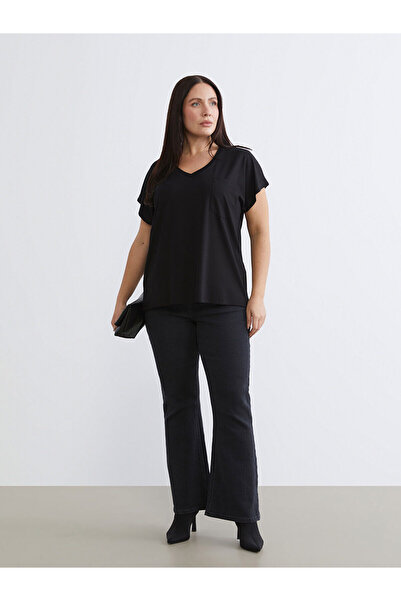 LC Waikiki Γυναικείο μπλουζάκι Vizyon New Season Plus Size με λαιμόκοψη σε σχήμα V