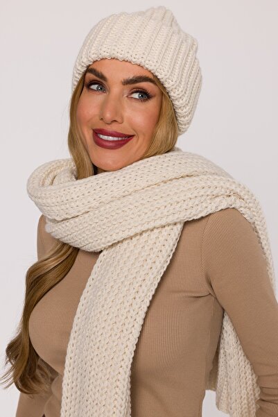 Made of Emotion M895 Soft, thick-knit yarn hat