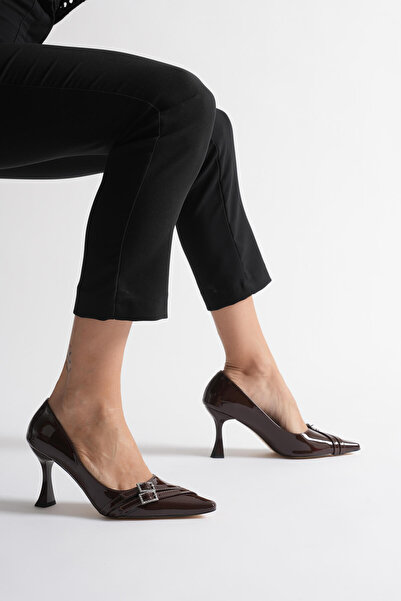 İREM Maya women's painful brown patent leather shoes