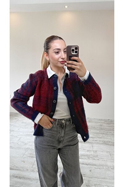 BeeYouStudio Plaid/Checkered Buttoned Crew Neck Cardigan