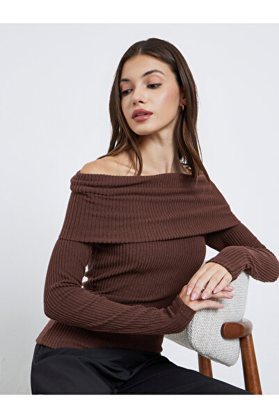 Styli Rust Ribbed Off-Shoulder Knit Top