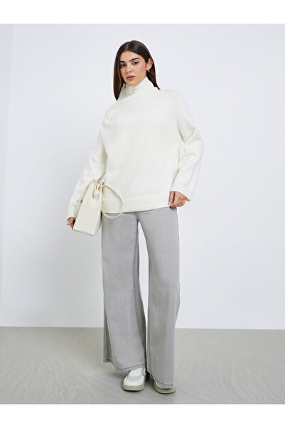 Styli Off White Regular Fit Sweater with Zip Detail