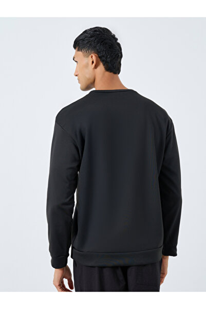 Take Two By Styli Men Black Chicago Graphic Pullover Sweatshirt