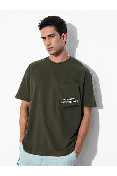 The Souled Store By Styli تي شيرت رجالي قصة فضفاضة الزيتوني مع جيب بسحاب