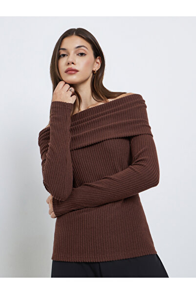 Styli Rust Ribbed Off-Shoulder Knit Top