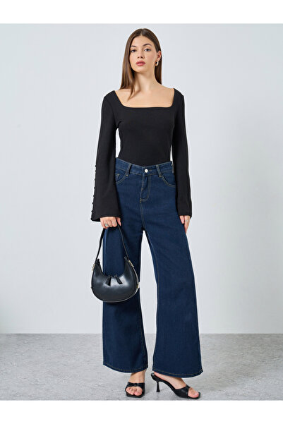 Styli Black Square Neck Ribbed Knit Top