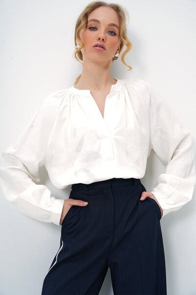 Trend Alaçatı Stili Γυναικεία υφαντή μπλούζα με γιακά εκρού Judge ALC-X13353