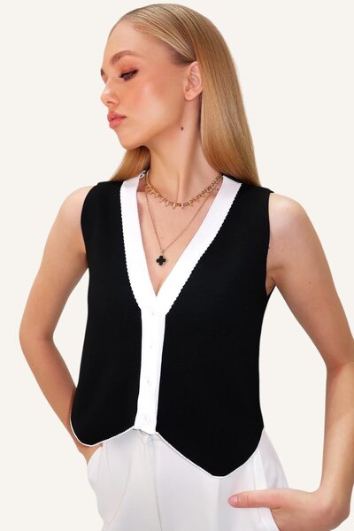 Trend Alaçatı Stili Women's Black V-Neck Color Block Knitwear Vest Alc-X13379