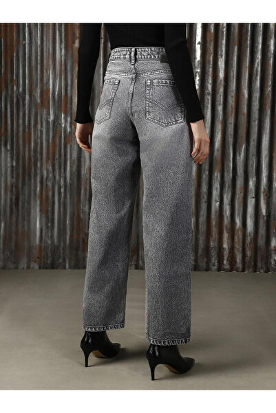 High Star By Styli High Rise Baggy Fit Light Fade Jeans