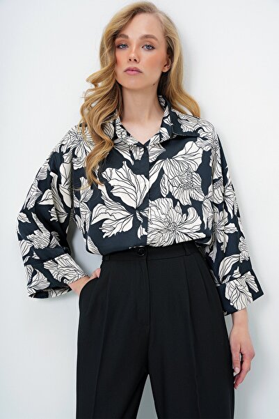 Trend Alaçatı Stili Női ekrü-fekete digitális nyomtatott túlméretes dupla ujjú prémium szőtt ing ALC-X13953