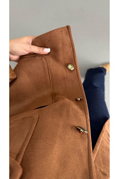 Sezgi Tekin Μπουφάν Premium Series College με κουμπιά και λεπτομέρεια τσέπης σε ταμπά χρώμα