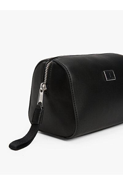 Tommy Hilfiger Women Black Logo Plaque Vanity Case