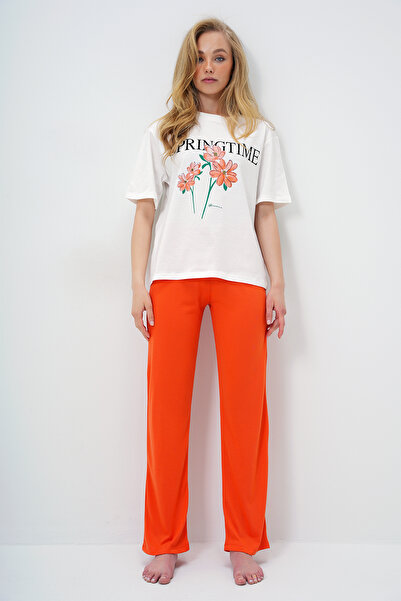 Trend Alaçatı Stili Női narancssárga nyakú, nyomott póló és egyszínű nadrág pizsama szett PJM-X13883