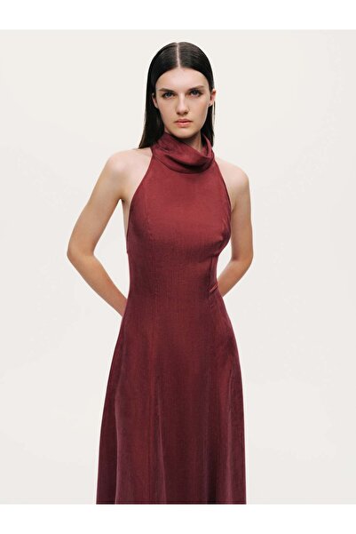 Nocturne Halter Yaka Sırt Detaylı Maxi Elbise
