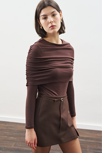 Manuka Bluz with Ruched Detail, Brown