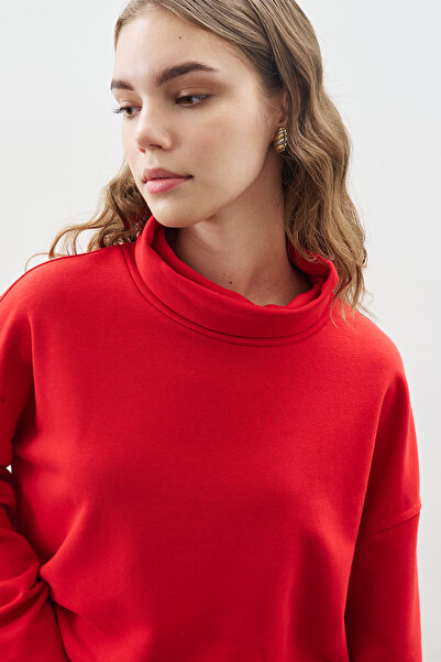 Manuka High Collar Oversized Sweatshirt Red
