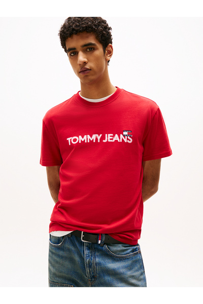 Tommy Hilfiger Men Sapphire Red Regular Fit Badge Crew Neck T-Shirt