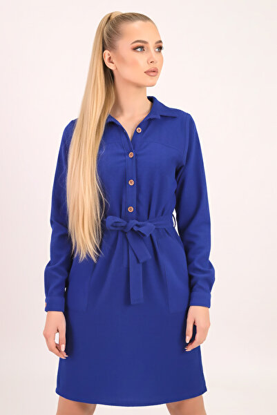 armonika Rochie de catifea pentru femei albastru cobalt cu nasturi în față, buzunare și curea ARM-25K001085