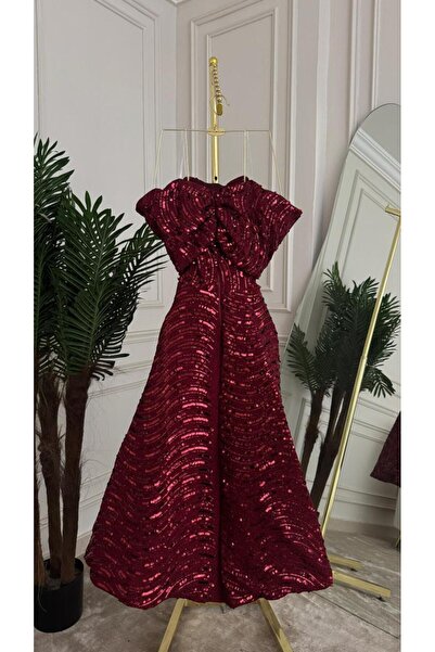 MALAZ Royal elegance embodied in a dress! 🤍