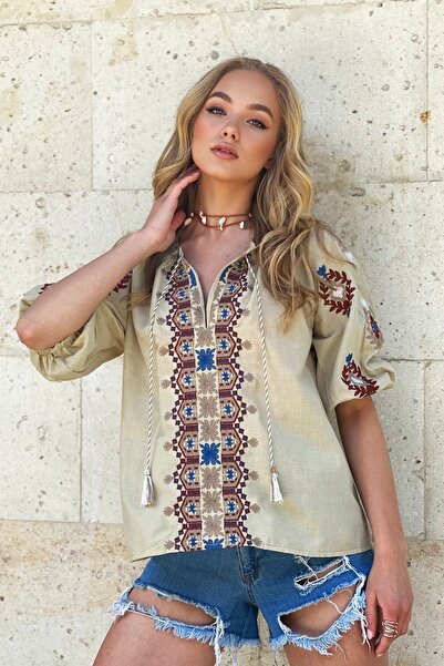 Trend Alaçatı Stili Μπλούζα με καρπούζι με φούντα σε σκούρο μπεζ λαιμόκοψη - ALC-X12417