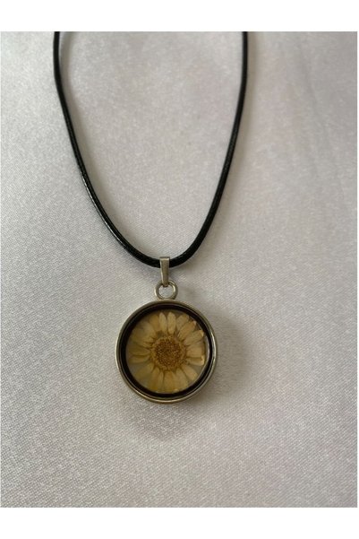 Heryerden Dried Daisy Figured Necklace Black Leather