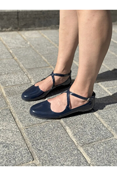 LOVE SHINE Heart Women's Round Ballerina Shoes with Heart Motif Large Size