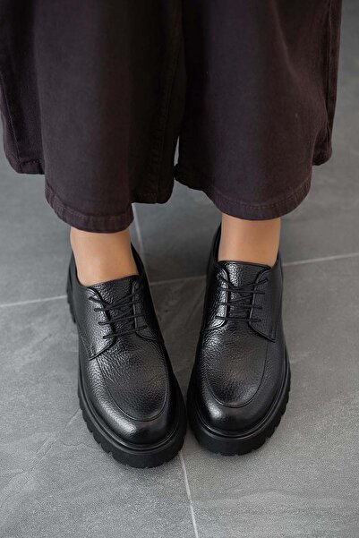 Parponi حذاء موكاسين نسائي من الجلد الطبيعي برباط من برونا باللون الأسود