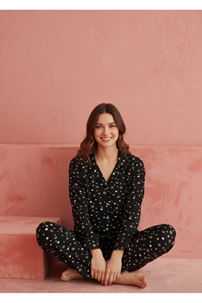 PİJAMUS طقم بيجامة نسائي بأكمام طويلة ولون أسود وأبيض ونجوم ورقاقات ثلجية مكو...