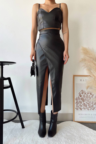 bacc Black High Waist Double-Breasted Cut Faux Leather Skirt Bchn-25260083