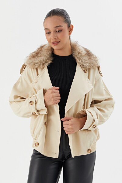 Shopping Shop Κοντή καμπαρντίνα με γούνινο γιακά ΚΡΕΜ