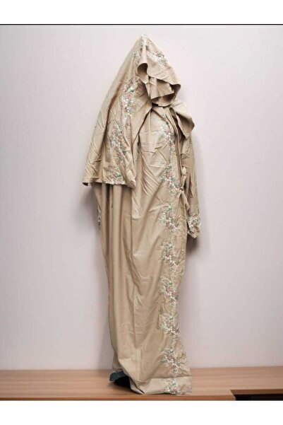 MAYAR A very luxurious embroidered prayer shawl (prayer shawl) with a wide and very comfortable veil.