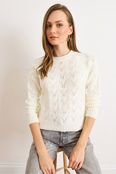 Olalook Women's White Lace-Like Knit Soft Textured Knitwear Sweater Kzk-19001053