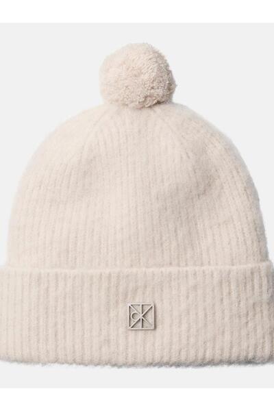Calvin Klein EMBLEM BRUSHED POMPOM BEANIE