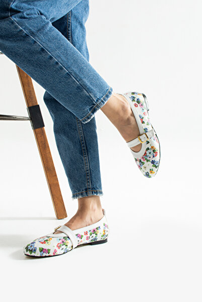 BERFONA Milan White Flower Patterned Band Detail Babettes