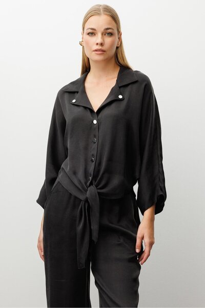 Moda İlgi Modailgi Mono Yakalı Yarasa Kol Önden Bağlama Detaylı Kısa Gömlek - 40025 Siyah